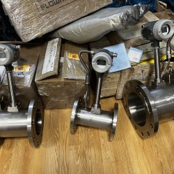 DN100 Dozowanie pary technologicznej, przepływomierz wirowy ze stali nierdzew LUGB-D PN16 RF kołnierz DIN, 0,7-7 t/h <1,6 MPa, <250°C, 4-20mA, ExdIBT6