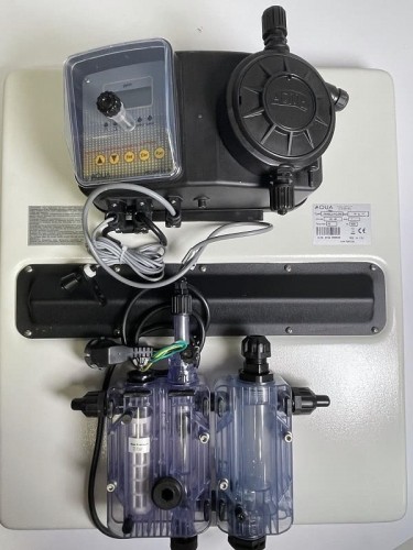 Panel systemowy Z On / Off lub proporcjonalną dawką chloru od 0-5.00 ppm. A-CHLORO HC300 CL-P