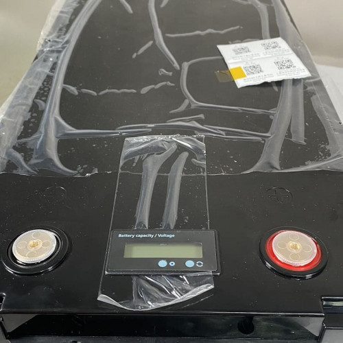 Akumulator litowo-żelazowo-fosforanowy (litowo-żelazowy) CL-25.6V 200Ah, LiFePO4, LFP ABS Obudowa stojąca na podłodze z Bluetooth i wyświetlaczem