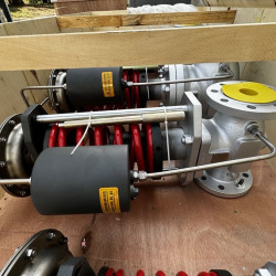 Zawór redukcyjny DN100, korpus WCB, wlot ciśnienia 5 bar, wylot 3 bar, para, 1700 kg/h