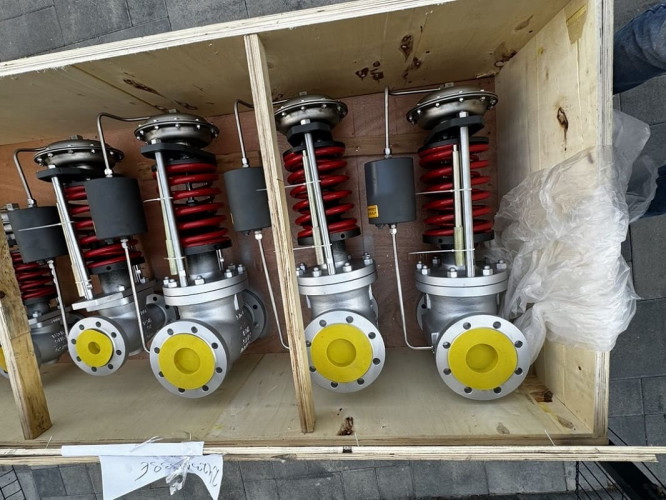 Zawór redukcyjny DN100, korpus WCB, wlot ciśnienia 5 bar, wylot 3 bar, para, 1500 kg/h