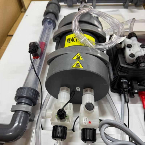 Generator dwutlenku chloru EMEC LOTUS EASY 20 g/h – system do wytwarzania, dozowania i monitorowania stężenia dwutlenku chloru w celu dezynfekcji wody