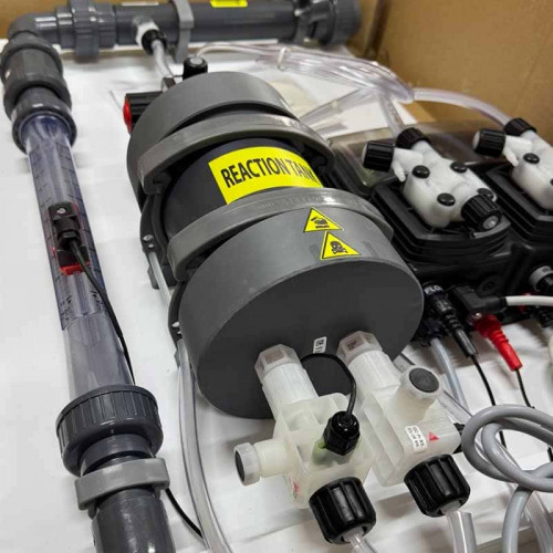 Generator dwutlenku chloru EMEC LOTUS EASY 20 g/h – system do wytwarzania, dozowania i monitorowania stężenia dwutlenku chloru w celu dezynfekcji wody