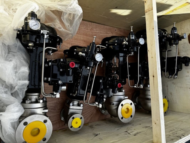 DN65 Pneumatycznie sterowany zawór regulacyjny 10P11Y-DNx6516Z-L112C-C (korpus CF8, gniazdo SS304) z pozycjonerem YT-1000, wejście 4-20 mA, Ex