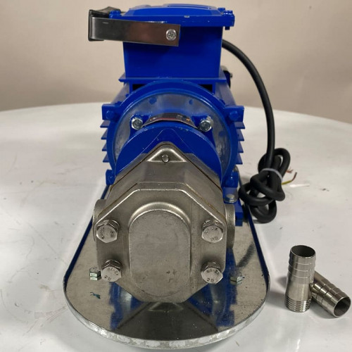 Pompa zębata ze stali nierdzewnej do pompowania śmietany, oleju, bitej śmietany WCB-50/380V 50Hz, 25 l/min, 30 m, AISI 304, 0,55 kW, 1400 obr./min, Ex