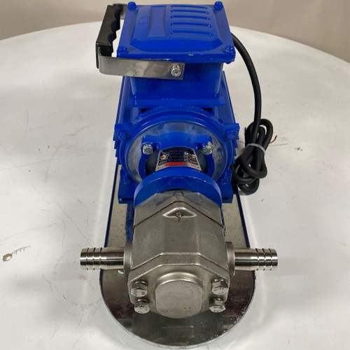 Pompa zębata ze stali nierdzewnej do pompowania śmietany, oleju, bitej śmietany WCB-50/380V 50Hz, 25 l/min, 30 m, AISI 304, 0,55 kW, 1400 obr./min, Ex