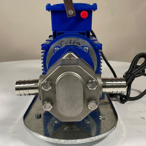 Pompa zębata ze stali nierdzewnej do pompowania oleju roślinnego WCB-75/220V 50Hz, 75 l/min, 30 m, AISI 304, 0,75 kW, 2900 obr./min, Ex