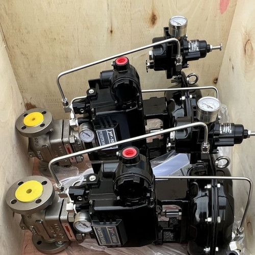 DN25 Pneumatycznie sterowany zawór regulacyjny 10P11Y-DNx2516Z-L112C-C (korpus CF8, gniazdo SS304) z pozycjonerem YT-1000, wejście 4-20 mA, Ex