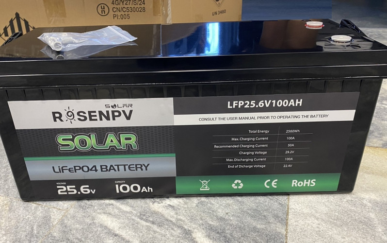 Bateria litowo-żelazowo-fosforanowa 25.6V 100Ah LiFePO4, LFP stojąca z ogniwami EVE 3.2V 100Ah LiFePO4 klasy A