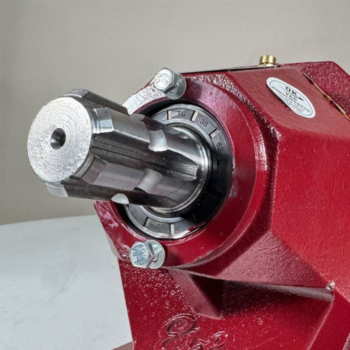 Pompa napędzana WOM ciągnika MTZ-P 30/300 do podawania nawozów, CAS